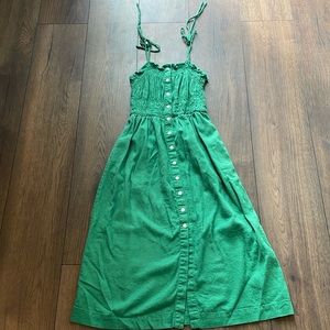 Super cute summer dress! With adjustable straps 😁